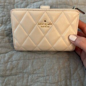 Kate Spade New York Carey Smooth Quilted Leather Medium Compact Bifold Wallet